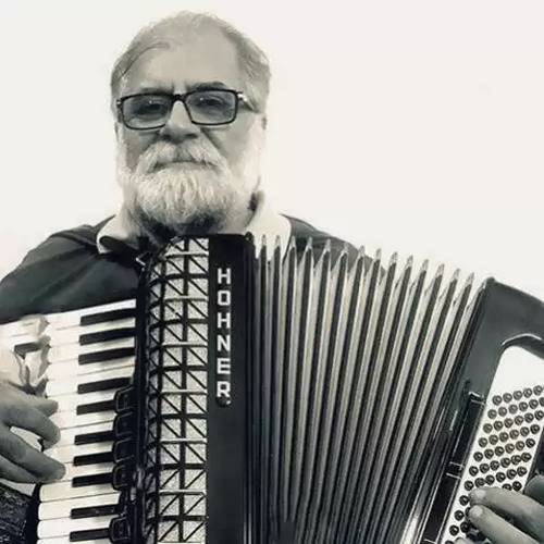 دانلود آهنگ دلم پر غمه تنم زخمیه
