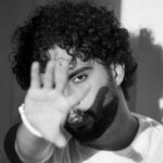 دانلود آهنگ لب ساحل زیر نور ماه کامل دانلود آهنگ لب ساحل زیر نور ماه کامل